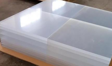 Acrylic (PMMA) CNC Machining Guide – Properties, Types, Challenges & Tips